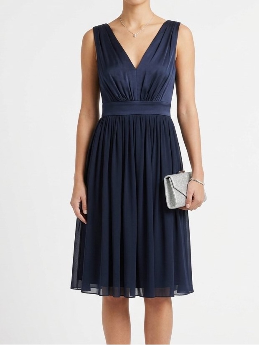 Vera Wang Classic Navy V-Neck Sleeveless Evening Dress